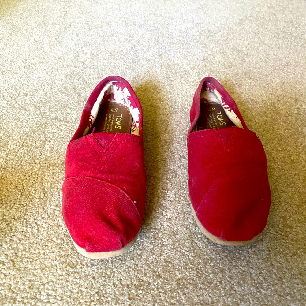 Size 7.5 Red Toms